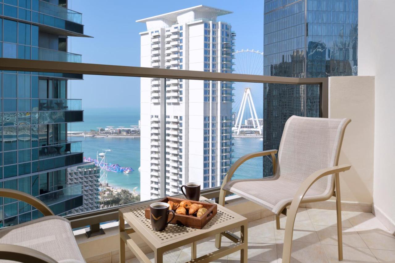 Moevenpick Hotel Jumeirah Beach Дубай Екстер'єр фото A balcony