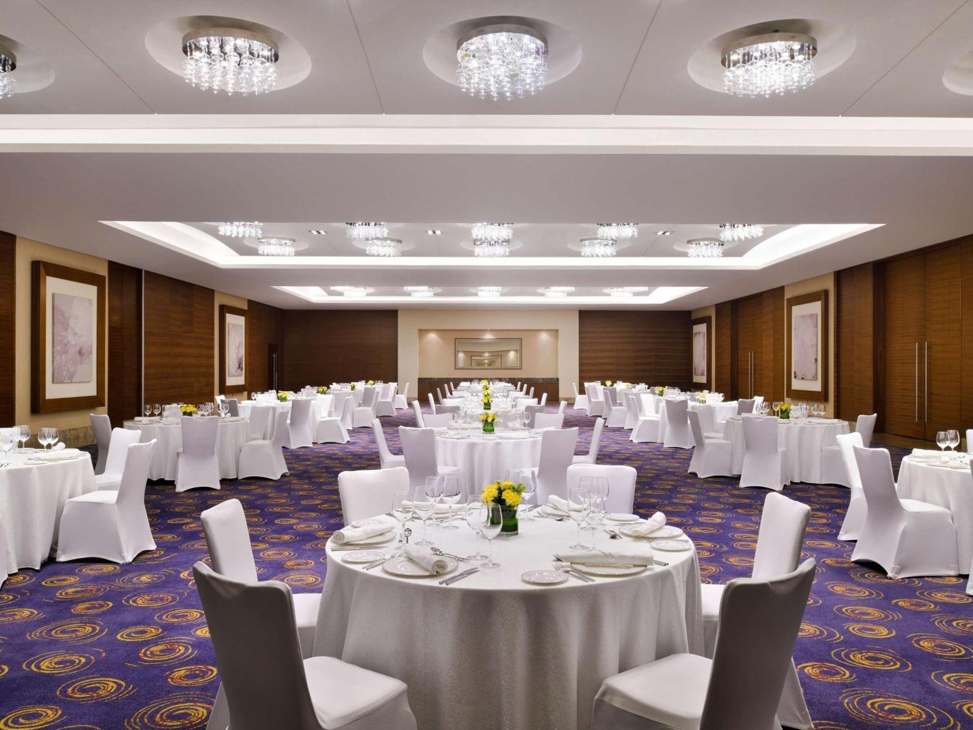Moevenpick Hotel Jumeirah Beach Дубай Екстер'єр фото The ballroom