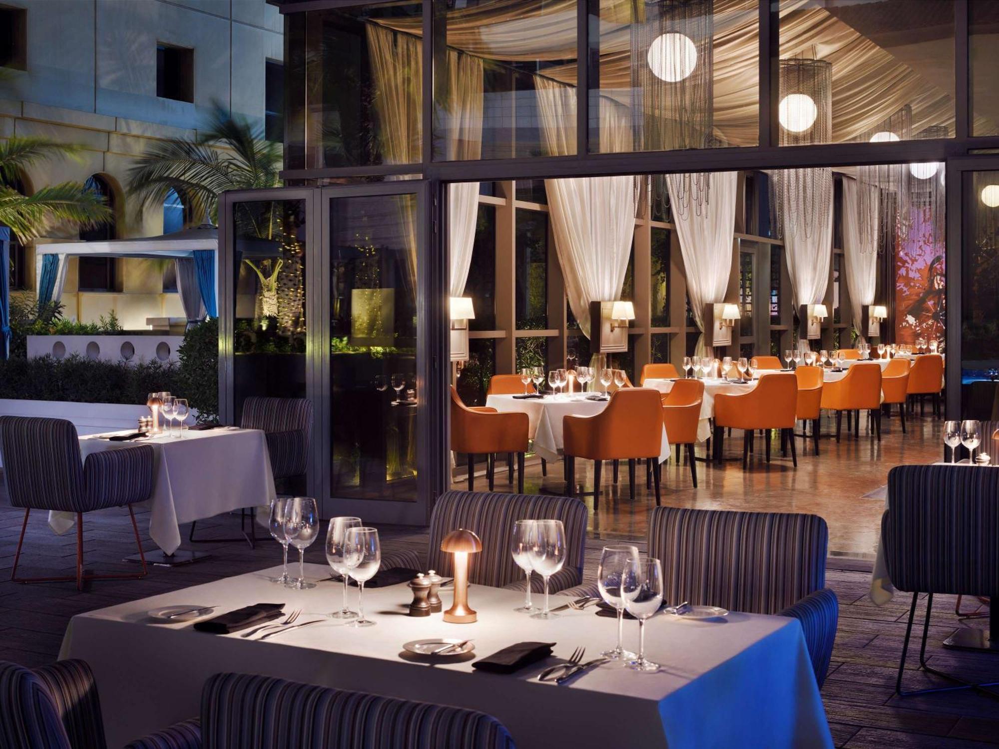 Moevenpick Hotel Jumeirah Beach Дубай Екстер'єр фото The restaurant
