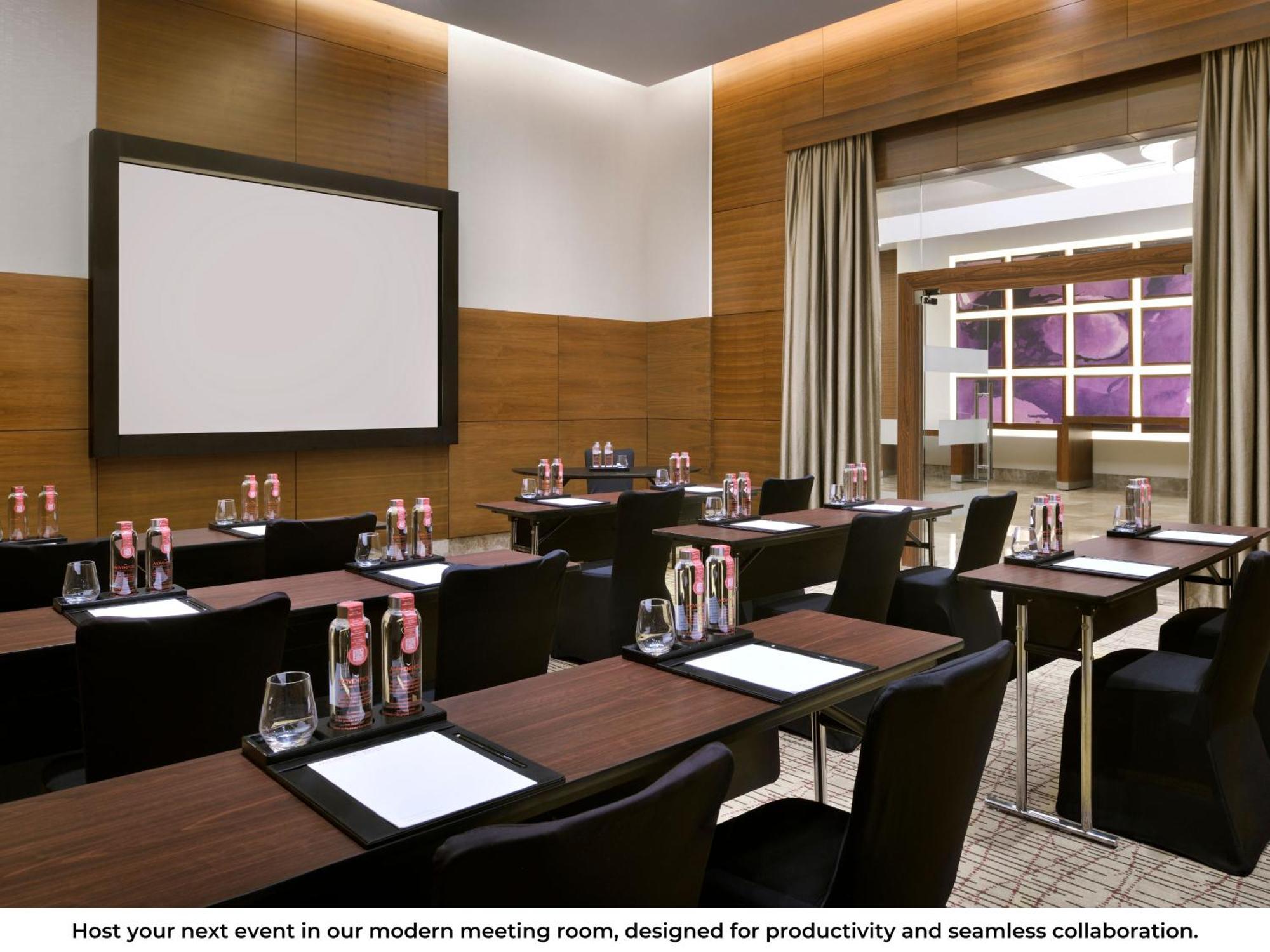 Moevenpick Hotel Jumeirah Beach Дубай Екстер'єр фото Meeting room